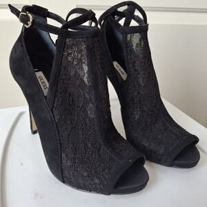 GUESS Black Lace Peep-Toe Stiletto Ankle-Strap Heels Size 7, Good Condition.